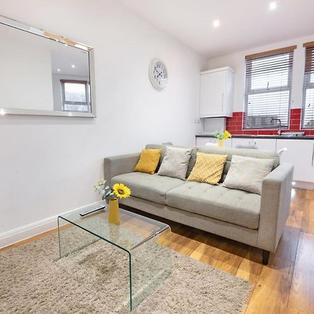 Modern Apartment Close To City Centre With Parking Leeds  Buitenkant foto
