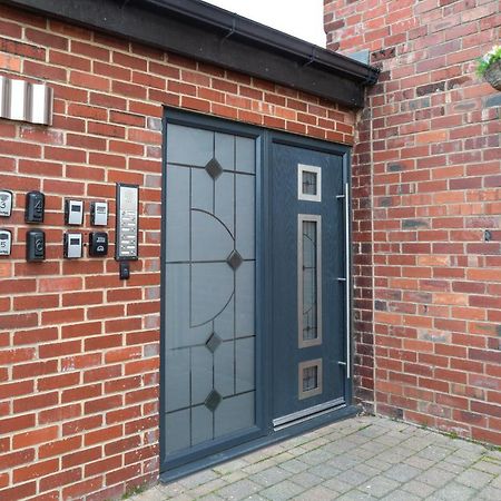 Modern Apartment Close To City Centre With Parking Leeds  Buitenkant foto