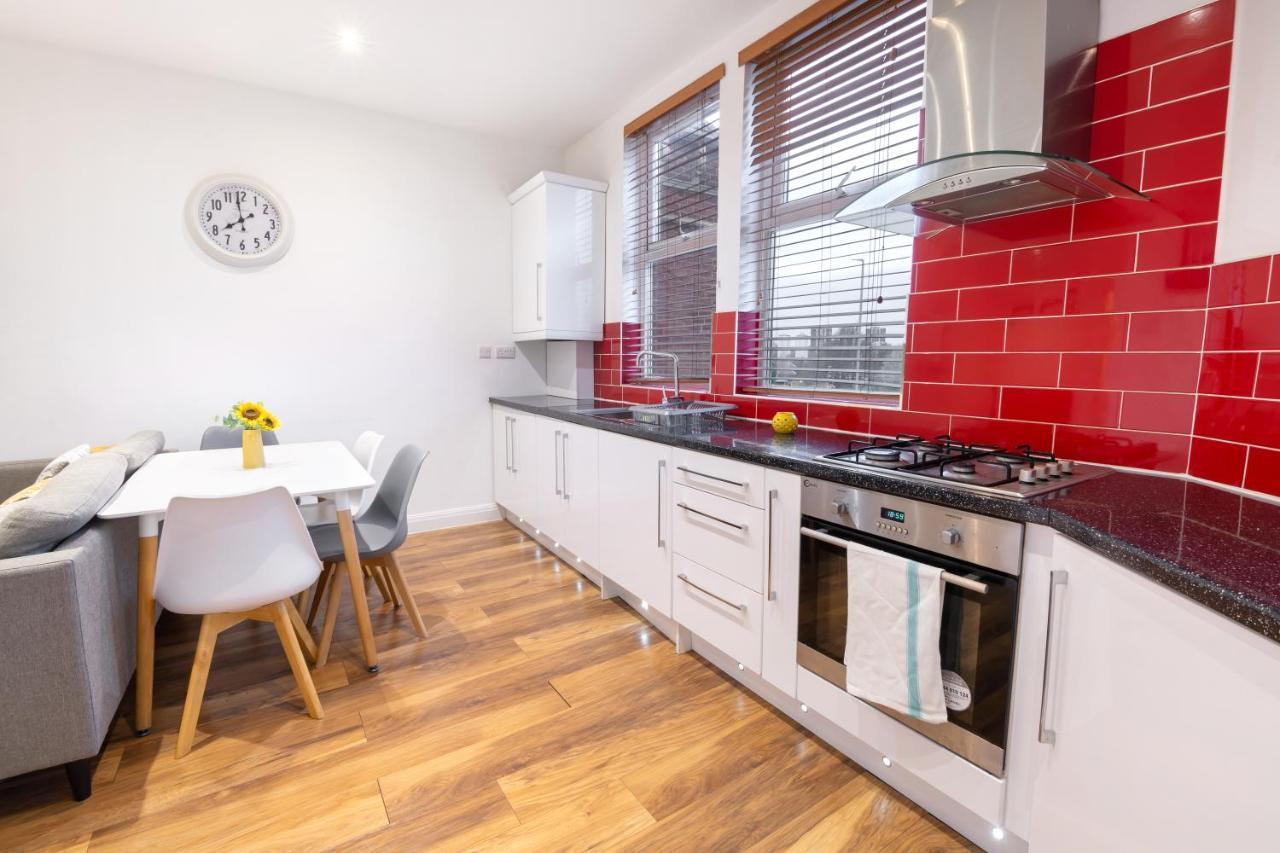 Modern Apartment Close To City Centre With Parking Leeds  Buitenkant foto