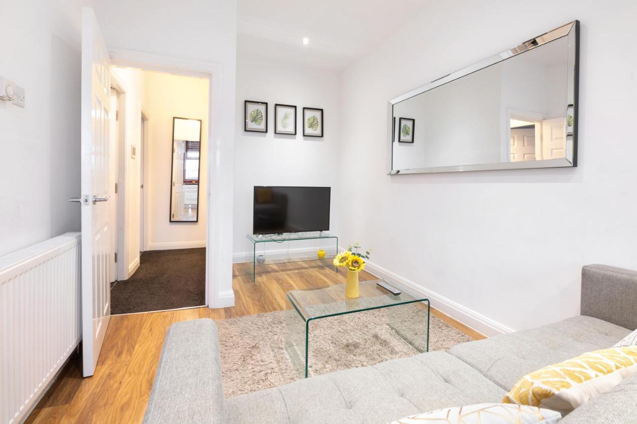 Modern Apartment Close To City Centre With Parking Leeds  Buitenkant foto